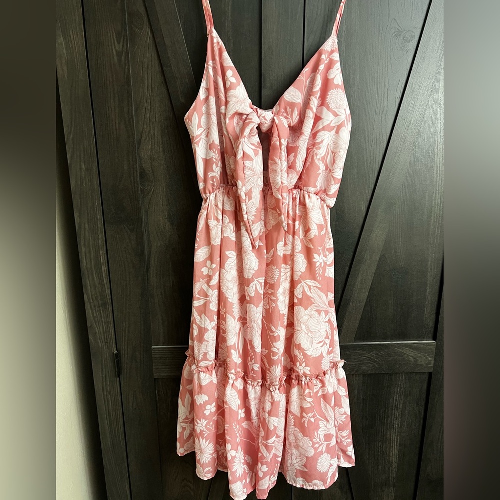Women’s dress, pink lily!